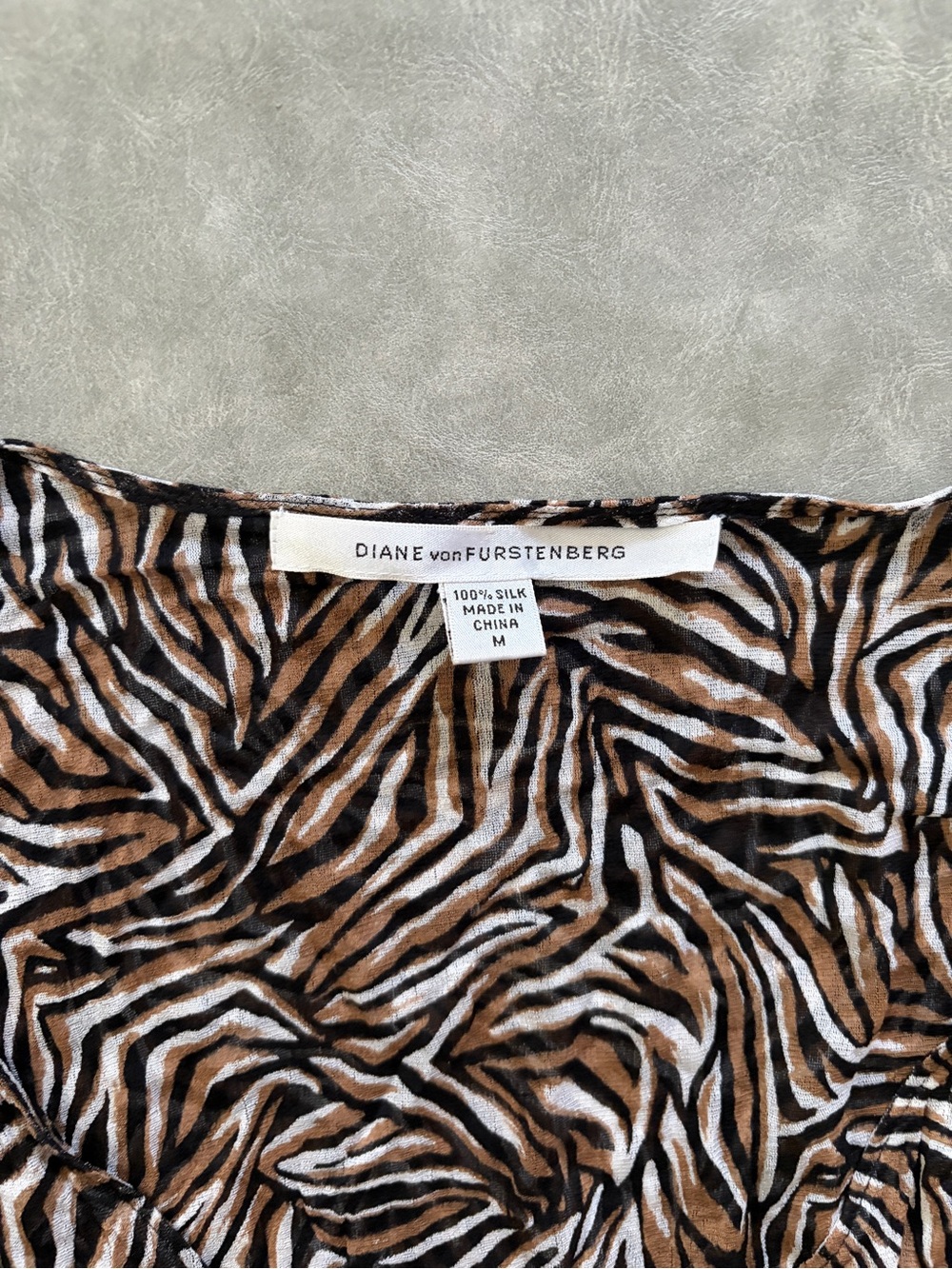 Y2K 100% Silk Tan Zebra Print Tie Back V-Neck Blouse | 2000s Luxury Office Siren - Picture 9 of 13
